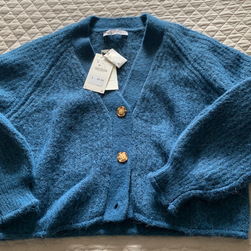 Great cropped cardigan